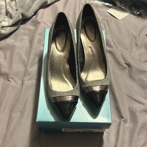 Life Stride Herringbone Pointed Toe Flats in Gray and Black